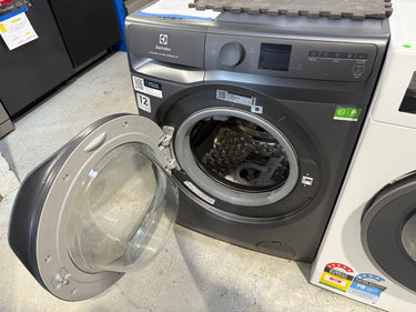 Factory second Electrolux 12 kg UltimateCare 900 Front Load Washing Machine – Model: EWF1242R9SC (Dark Onyx) - Second Hand Appliances Geebung